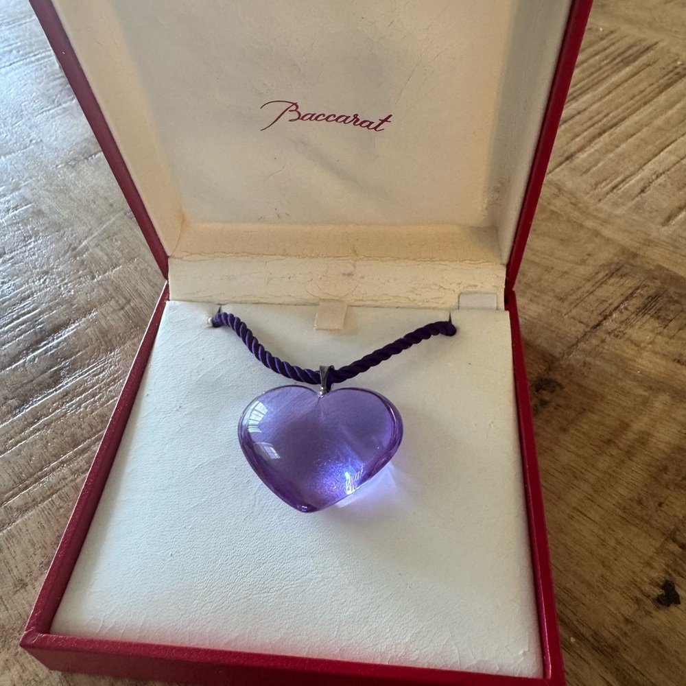 Rare baccarat crystal heart (“Coeur” / heart pendant) in purple/amethyst tone.